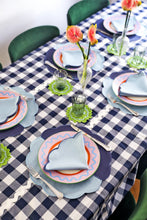 Görseli Galeri görüntüleyiciye yükleyin, Bicolor Blue Scallop Amerikan Servisi + Peçete