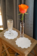 Görseli Galeri görüntüleyiciye yükleyin, Camellia 4'lü Bardak Altlığı