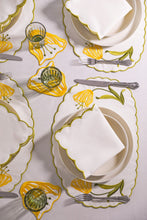 Load image into Gallery viewer, Curvy Black Placemat + Napkin