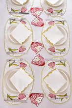 Load image into Gallery viewer, Curvy Black Placemat + Napkin