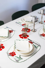 Load image into Gallery viewer, Curvy Black Placemat + Napkin