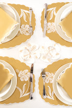 Load image into Gallery viewer, Curvy Black Placemat + Napkin