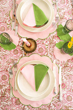 Görseli Galeri görüntüleyiciye yükleyin, Bicolor Green&Rose Scallop Amerikan Servisi + Peçete