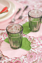 Görseli Galeri görüntüleyiciye yükleyin, Bicolor Green&Rose Scallop 4’lü Bardak Altlığı