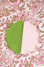 Görseli Galeri görüntüleyiciye yükleyin, Bicolor Green&Rose Scallop 4’lü Bardak Altlığı