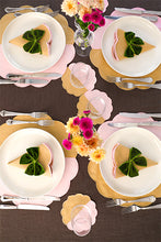 Görseli Galeri görüntüleyiciye yükleyin, Bicolor Rose&Beige Scallop Amerikan Servisi + Peçete