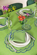 Load image into Gallery viewer, Green Scallop Napkin (Set of 2)