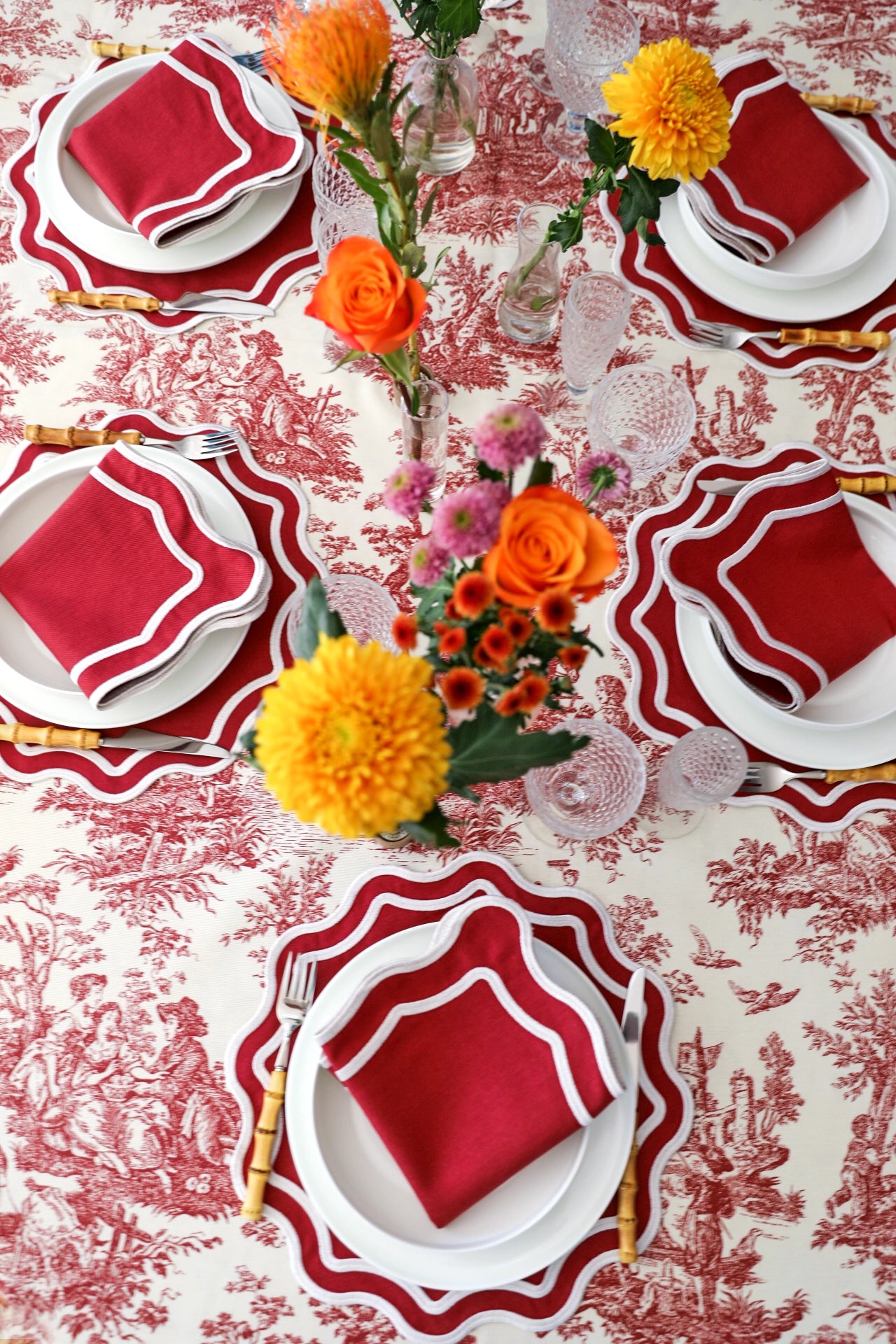 Crimson Toile Tablecloth