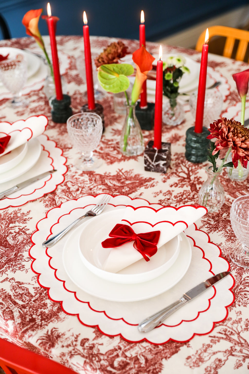 Lilly Red Scallop 2'li Amerikan Servisi