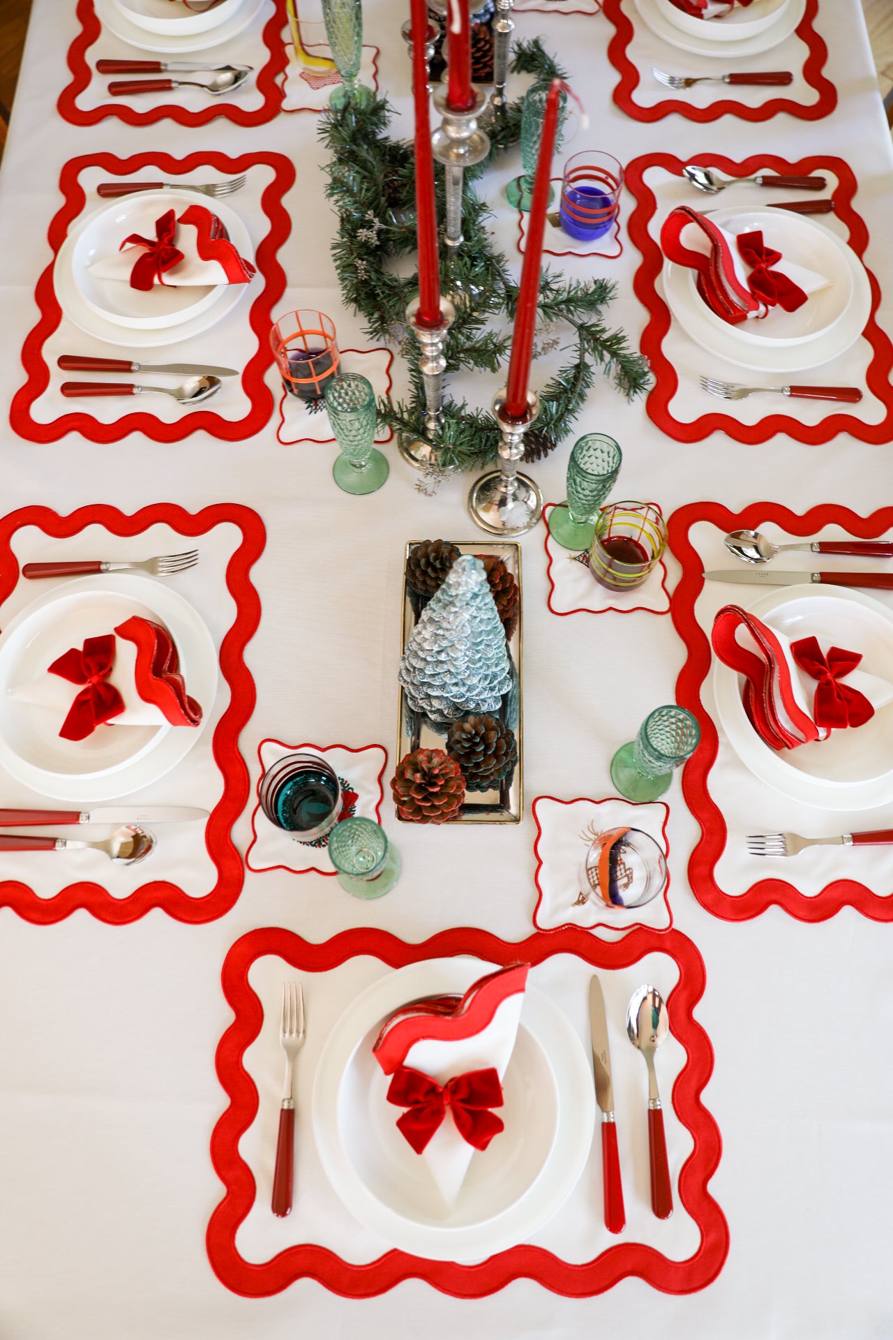 Curvy Red Amerikan Servisi + Peçete