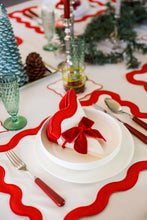 Görseli Galeri görüntüleyiciye yükleyin, Curvy Red 2&#39;li Amerikan Servisi
