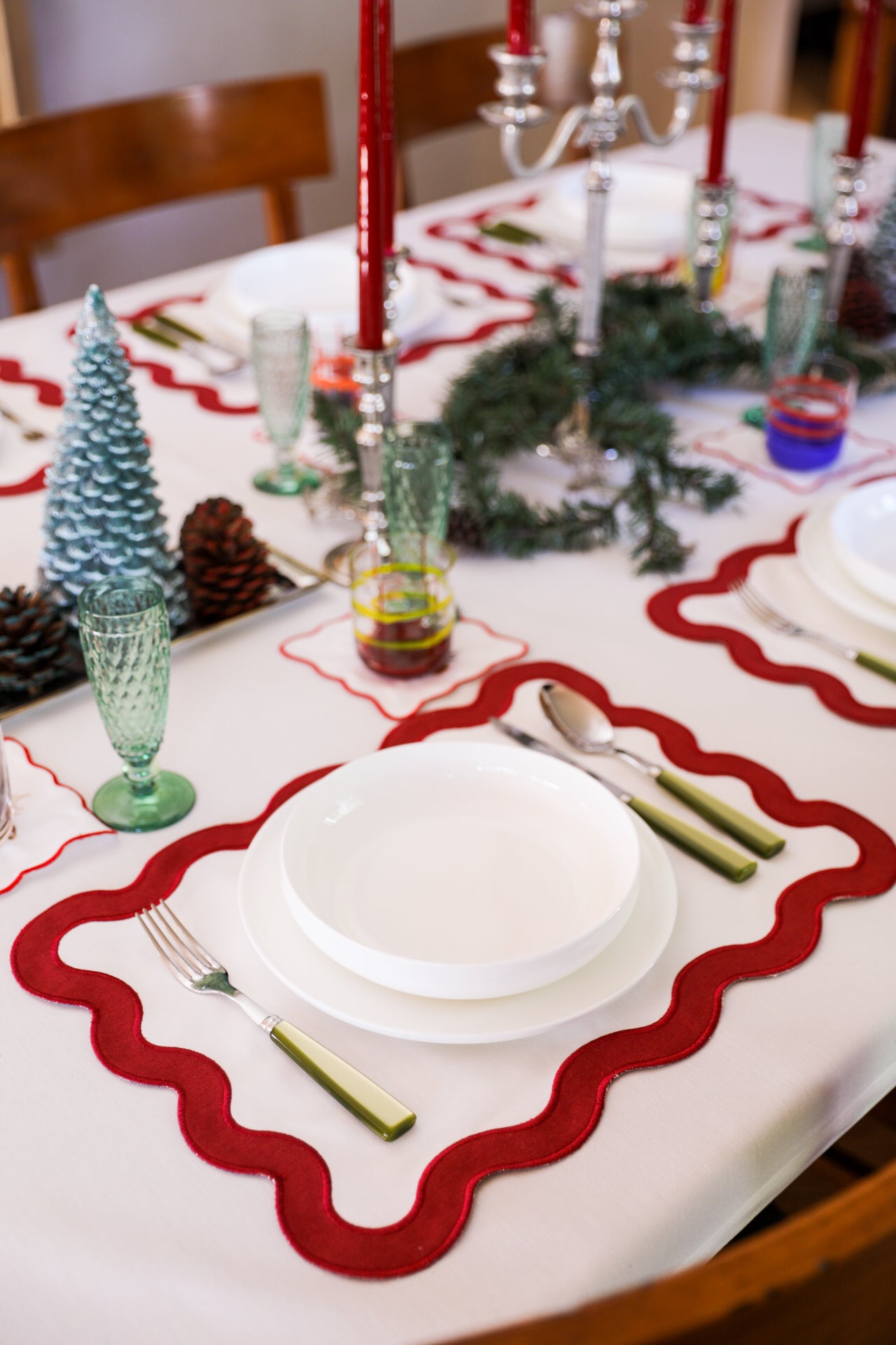 Curvy Gray Placemat (Set of 2)