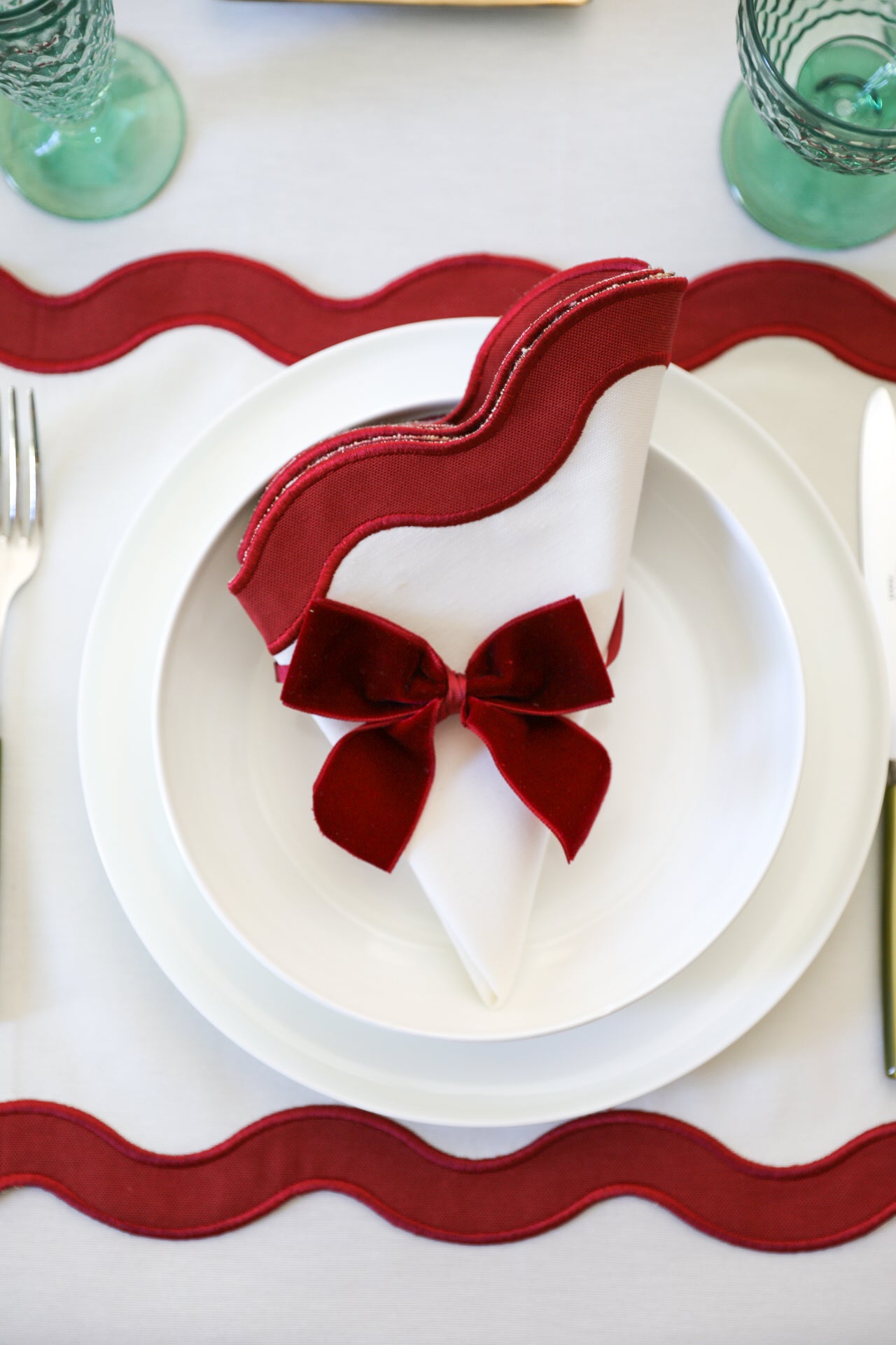 Curvy Black Napkin (Set of 2)
