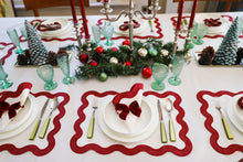 Görseli Galeri görüntüleyiciye yükleyin, Curvy Wine Red 2&#39;li Peçete
