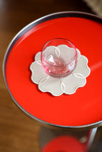 Görseli Galeri görüntüleyiciye yükleyin, Leather Camellia 4'lü Bardak Altlığı