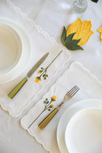 Görseli Galeri görüntüleyiciye yükleyin, Rosie 2'li Amerikan Servisi