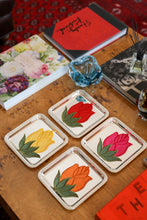 Görseli Galeri görüntüleyiciye yükleyin, Colorful Rosie 4'lü Bardak Altlığı