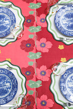 Görseli Galeri görüntüleyiciye yükleyin, Pink Anemones Masa Örtüsü
